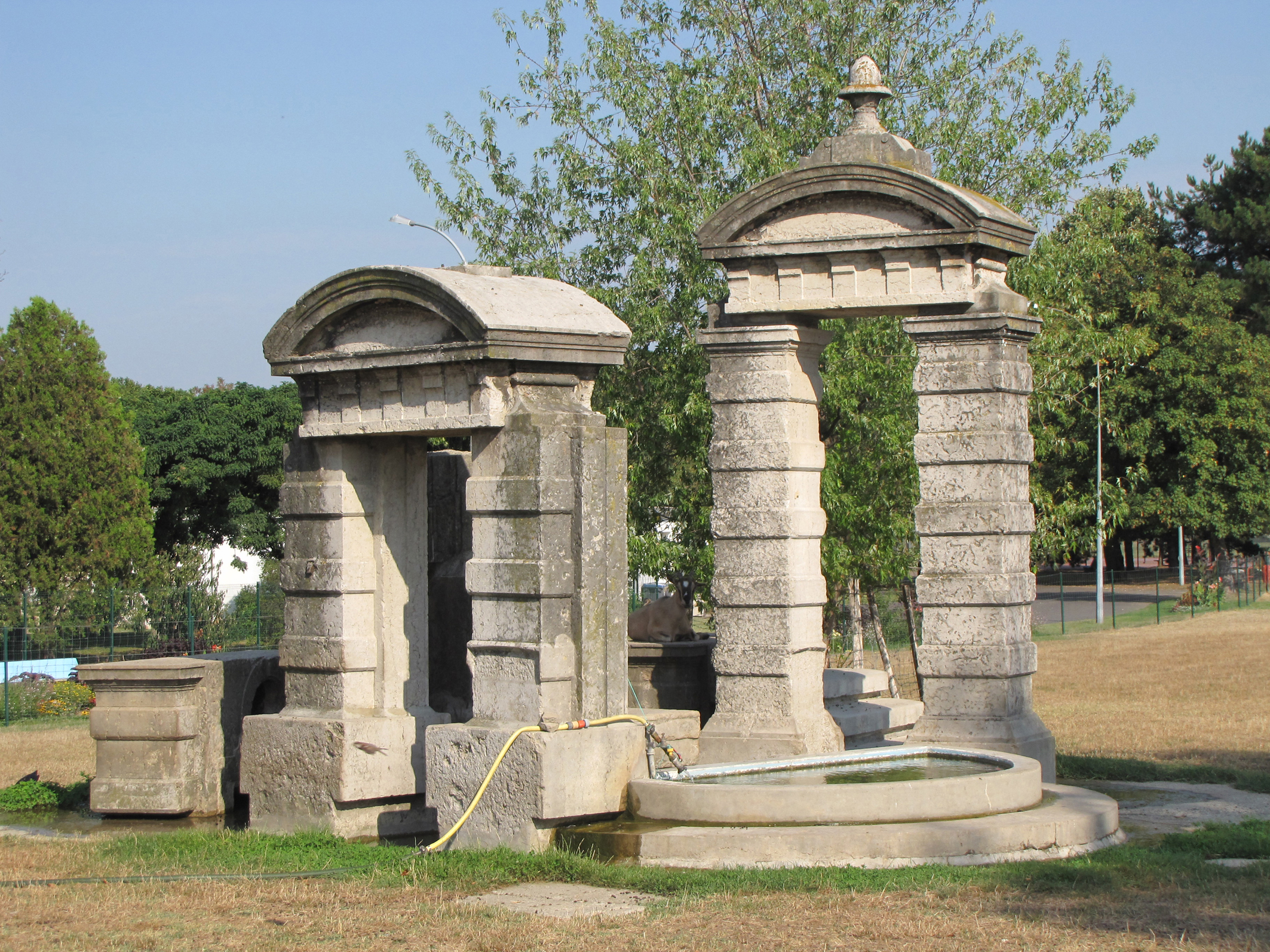 Les portes de l'ancien château des Tours, 17e siècle