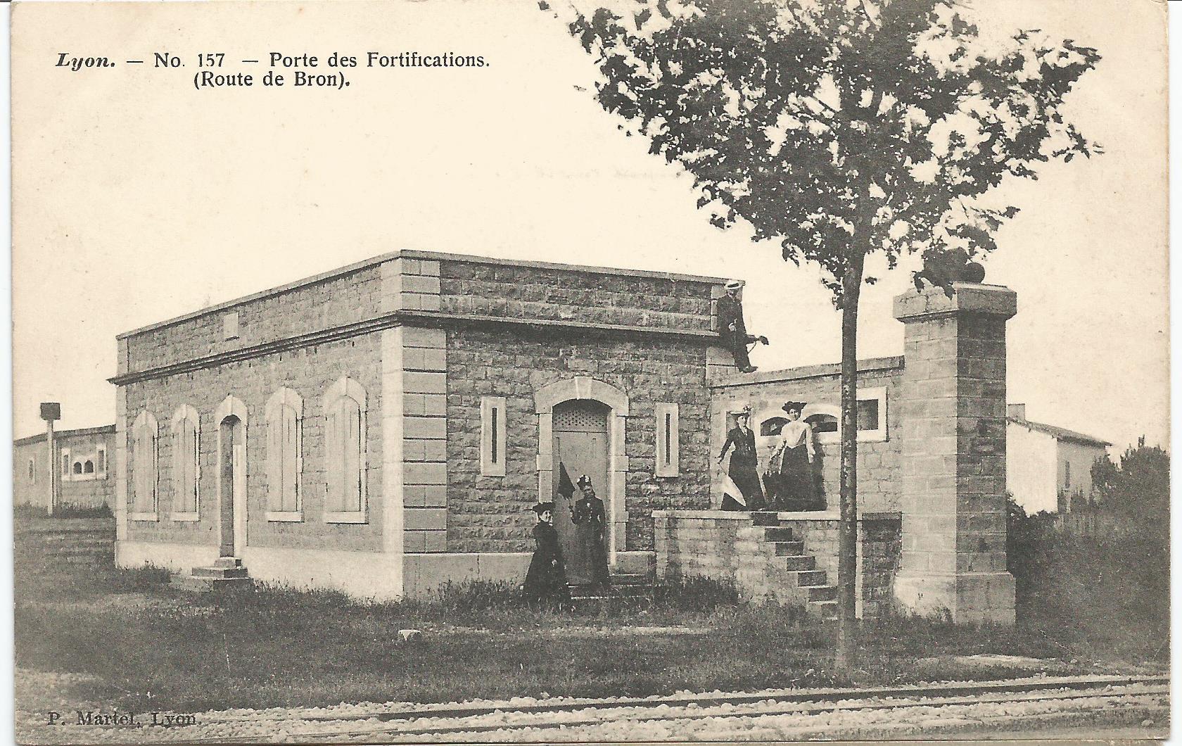 La porte de Bron vers 1900-1910