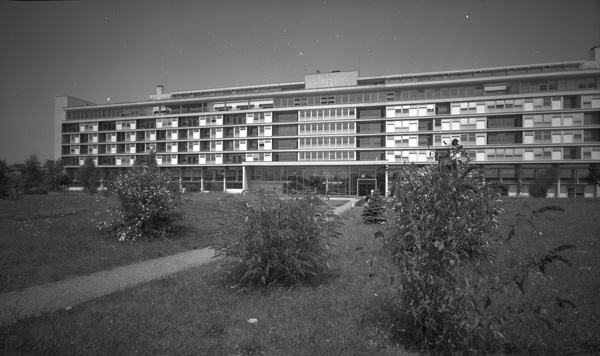 photographie, vue générale de l’hôpital neurologique, septembre 1968