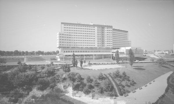 Photographie, vue générale du bâtiment de l'hôpital « cardio », septembre 1968
