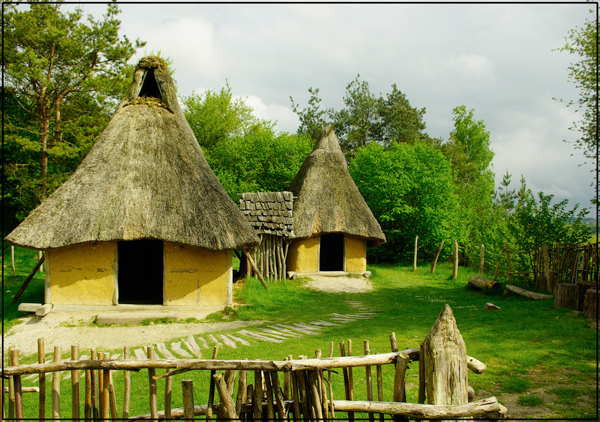 Deux maisons de l'âge du Bronze Samara