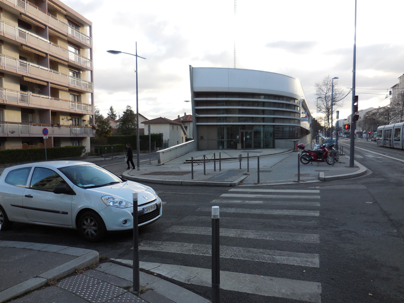 Emplacement de l'ancienne poste de Bron