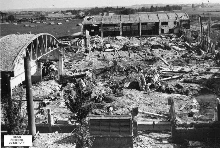 Les hangars de Bron, détruits par le bombardement du 30 avril 1944