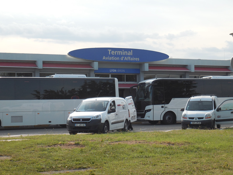 Le terminal d'affaires de l'aéroport